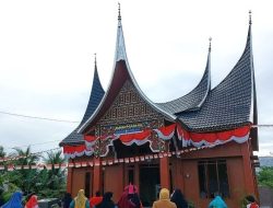 Mambangkik Batang Tarandam