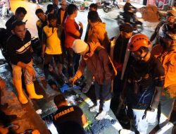 Selokan Tersumbat, Wako Hendri dan Wawako Allex Gerak Cepat Atasi Genangan Air di Pasar Kuliner