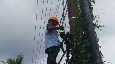 Optimalisasi Koneksi Internet, PLN Icon Plus Lakukan Pemeliharaan Jaringan Fiber Optik di Jalan Bypass Padang
