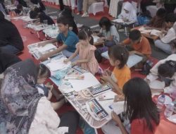 Lomba Melukis Totebag Meriahkan Pesta Rakyat Padang