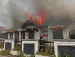 Studio Foto di Ulak Karang Terbakar, Kerugian Capai Rp500 Juta