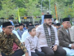 Walikota Fadly Amran dan Wakil Ketua DPRD Mastilizal Aye Sholat Idul Adha di Lapangan Apeksi