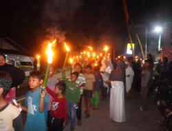 Semarak Pawai Obor 1 Muharram, Ratusan Warga Pila Tarok Padang Turun ke Jalan