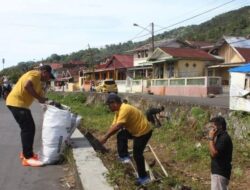 Usai Apel HLH, ASN dan Non-ASN Pungut Sampah Plastik