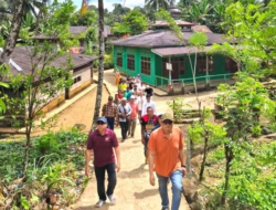 Pj Sekda Pasbar Tinjau Lokasi Pengobatan Massal di Daerah Terisolir Rura Patontang