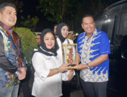 Bertemu Titiek Soeharto dan Raja Juli Antoni, Yota Balad Serahkan Undangan dan Miniatur Tabuik Piaman 2025
