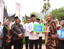 Apresiasi Generasi Melek Informasi dan Budaya Baca, Wako Serahkan Hadiah Festival Literasi III