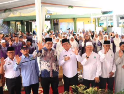 Walikota Zulmaeta Sambut Langsung Kepulangan 201 Jemaah Haji