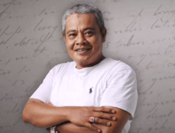 Pentas di Tengah Pasar
