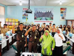 Siswa SMKN 1 Ikuti Program Jaksa Mengajar, Kajari: Siswa-siswi Harus Paham Hukum