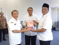 Pemda Pasaman Barat Terima Empat Judul Buku dari Dinas Kebudayaan Sumbar