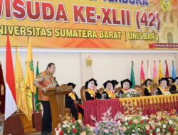 Wako Yota Balad Hadiri Wisuda ke-42 Tenaga Kesehatan UNISBAR Tahun 2025