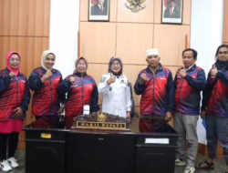 Wabup Leli Arni Lepas 4 Pegiat Olahraga Masyarakat ke Festival Nasional di NTB