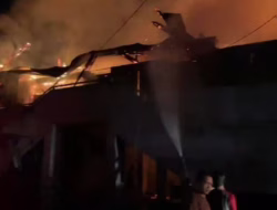 Pasar Silungkang Dimamah “Sijago Merah”, 10 Toko Hangus Terbakar