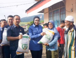 Pemkab Pasaman Barat Bersama Anggota Komisi IV DPR RI Cindy Monica Salurkan Bantuan Pangan