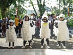 Pelajar se-Solsel Gemuruhkan Semangat Perjuangan di Lomba Gerak Jalan