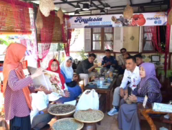 Sambangi UMKM Rafflesia Luwak Coffee Batang Palupuh yang Dikenal Hingga Mancanegara