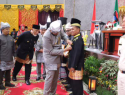 Ihsan Dinobatkan Tokoh Inspiratif Kota Padang dalam Pembangunan Kemanusiaan