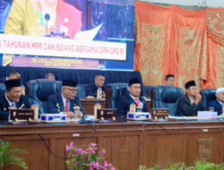Bupati dan Wabup Pasbar Ikuti Rapat Paripurna DPRD Dengarkan Pidato Presiden
