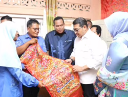 Menteri Ekraf Teuku Riefky Harsya Puji Wako Pariaman Kembangkan UMKM Lokal