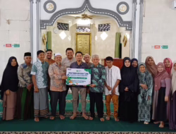 Masjid Al-Maghfirah Terima Bantuan Pegadaian Ulak Karang
