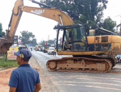 Drainase Tertutup Bangunan Baru, Genangan Hujan Rendam Rumah Warga