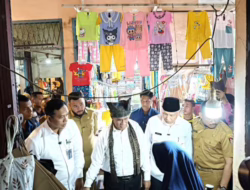 Wako Fadly Amran Dampingi Mentan Kunjungi Pasar Lubuk Buaya, Pedagang Sampaikan Harapan
