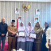 Dua Siswa SMA Al-Istiqamah Raih Prestasi Lomba Menulis Surat, Bupati Yulianto Beri Apresiasi