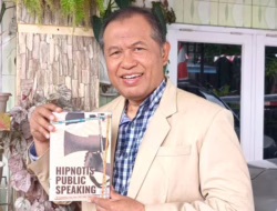 Resensi Buku Hipnotis Public Speaking Karya Dr. Sumartono, āHipnotis Public Speaking: Dari Rasa Takut Menjadi Kekuatanā