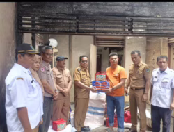 Wabup Risnaldi Serahkan Bantuan untuk Korban Kebakaran di Koto Barapak