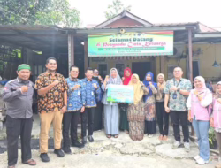 Wujudkan Kepedulian Sosial, PLN Icon Plus Salurkan Bantuan Alat Kesehatan untuk Posyandu Cinta Keluarga di Pekanbaru