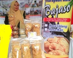 Tekad Siska: Dari Ibu Rumah Tangga Biasa jadi Pengusaha Karupuak Sala Khas Pariaman