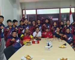 Ketua Umum KONI Sumbar Lepas Atlet Kickboxing ke Kejurnas 2025 di Bekasi