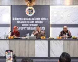 Tinjau Kantah Kabupaten Banyumas, Wamen Ossy Tekankan Pentingnya Peningkatan Kualitas Layanan