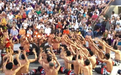 Pura Uluwatu dan Tari Kecak