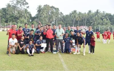 Tekuk Sekam Padang, PSS Sumpur Juarai Open Turnamen Sepak Bola U-40 Piala Walikota Jilid V
