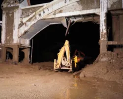 Wako Hendri Arnis Tinjau Pembersihan Material Longsor di Jembatan Kembar