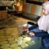Dari Dapur Kapalo Hilalang, Aroma Kerupuk Jengkol Sabana Lamak Menyebar ke Mancanegara