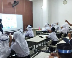 Satu Dekade Kemenkeu Mengajar, Literasi Keuangan dan Inspirasi untuk 339 Siswa di Padang