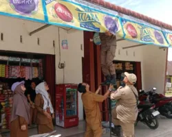 Tim Gabungan Tertibkan Reklame tak Taat Pajak di Dharmasraya, BKD Tegaskan Penegakan Perda