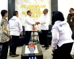 Kejaksaan Tinggi Sumbar dan DPC Peradi Padang Sepakat Membangun dan Menegakkan Integritas dalam Penegakan Hukum