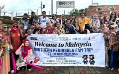 Peserta Fam Trip Northern Peninsular Kagumi Pemandangan Burung Elang Berburu Makanan