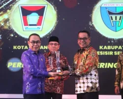 Pessel Raih Juara 2 Anugerah Keterbukaan Informasi Publik Sumbar 2025