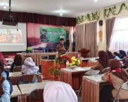 Mengapa Sekolah Perlu Sanggar Sastra?