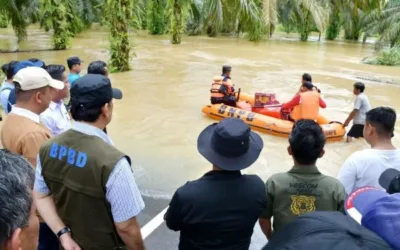 Wabup M Iqbal Tinjau Lokasi Banjir di Anak Air Kasiang, Salurkan Obat-obatan dan Makanan