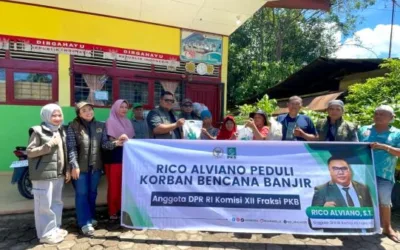 Rico Alviano Terjun Langsung Salurkan Bantuan untuk Korban Banjir di Sumbar