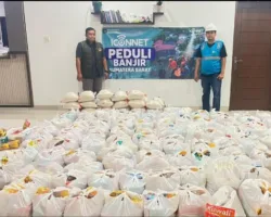Terkoneksi dengan Hati, ICONNET Sigap Menyalurkan Bantuan untuk Korban Banjir Padang
