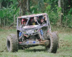 Bupati Annisa di Tengah Lumpur Lubuk Karak, Jelajah Alam yang Membuka Jalan Harapan