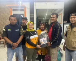 Meski Larut Malam, Hanura Hadir di Tengah Masyarakat Terdampak Banjir di Balah Aie
