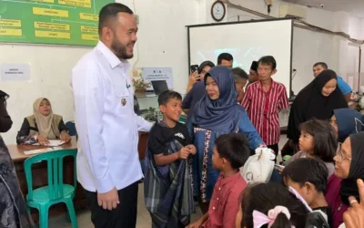 Dihadiri Wako Fadli Amran, Warga Antusias Antarkan Putranya Ikut Khitanan Gratis di Baznas